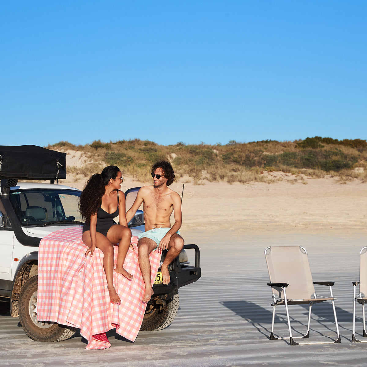 Dock & Bay Beach Blanket Extra Large Strawberries & Cream 100% Recycled 100% Recycled