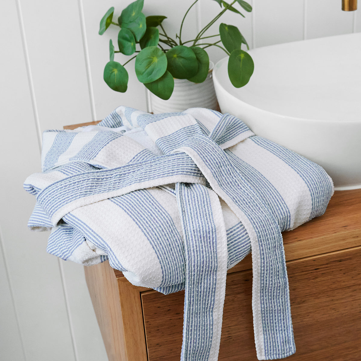 Dock & Bay Waffle Robe M/L Storm Cloud 100% Recycled 100% Recycled