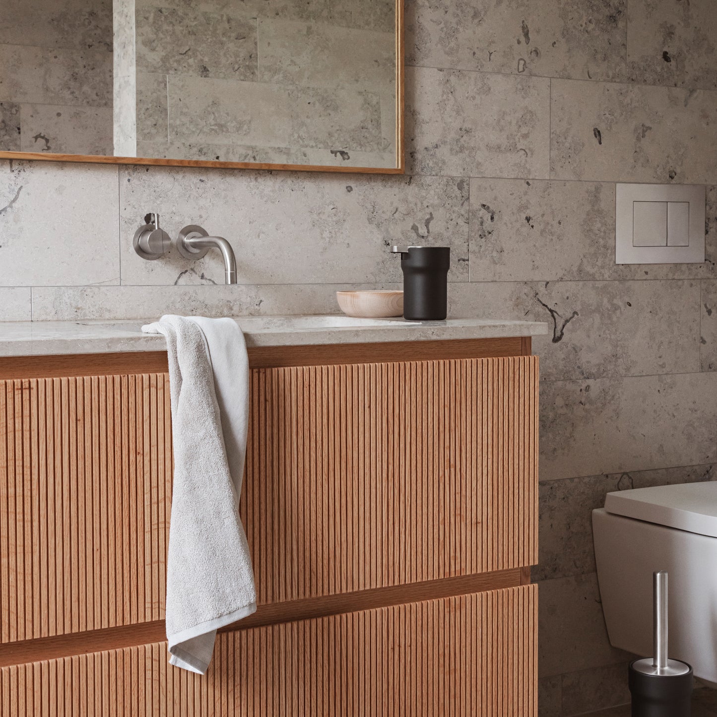 Eva Solo Citadel Soap dispenser Black