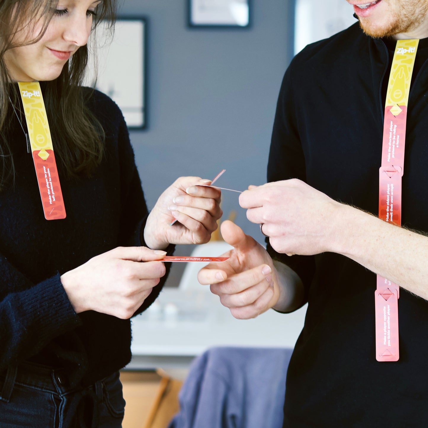 Pikkii Party Game Zip It
