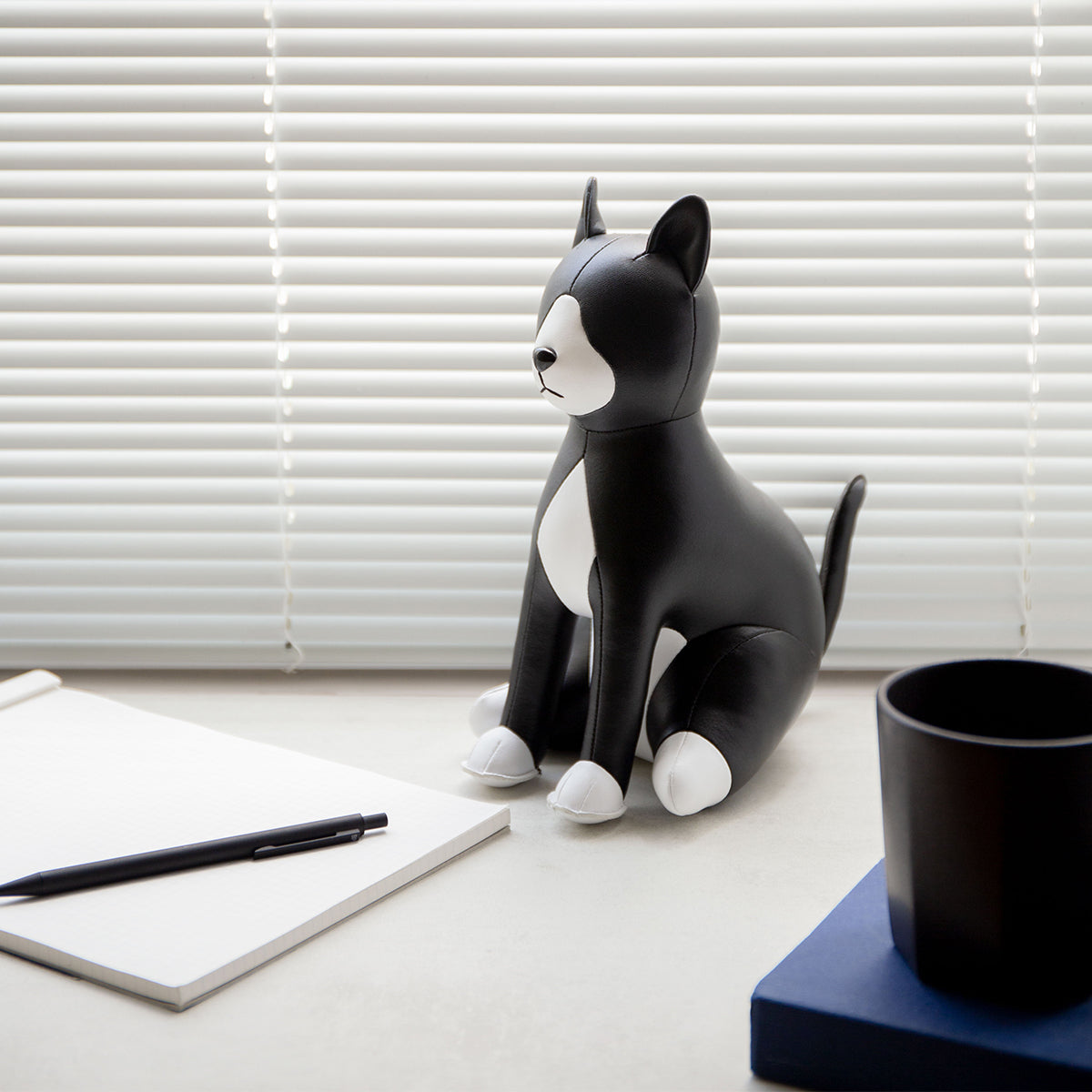 Zuny Doorstop Cat Tuxedo Black