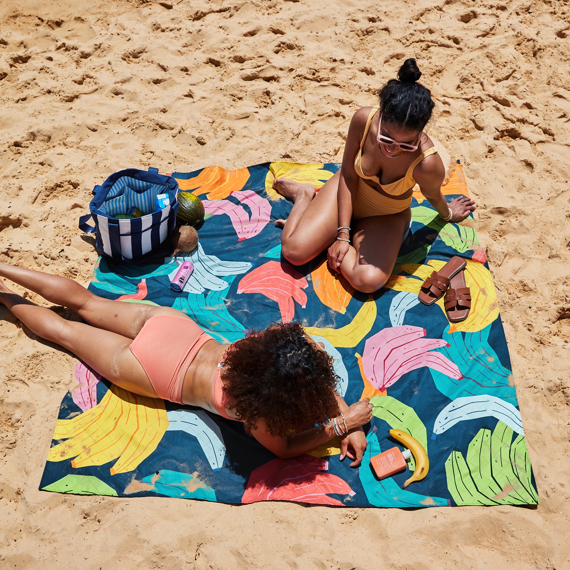 Dock & Bay Beach Blanket Large Bananarama 100% Recycled 100% Recycled