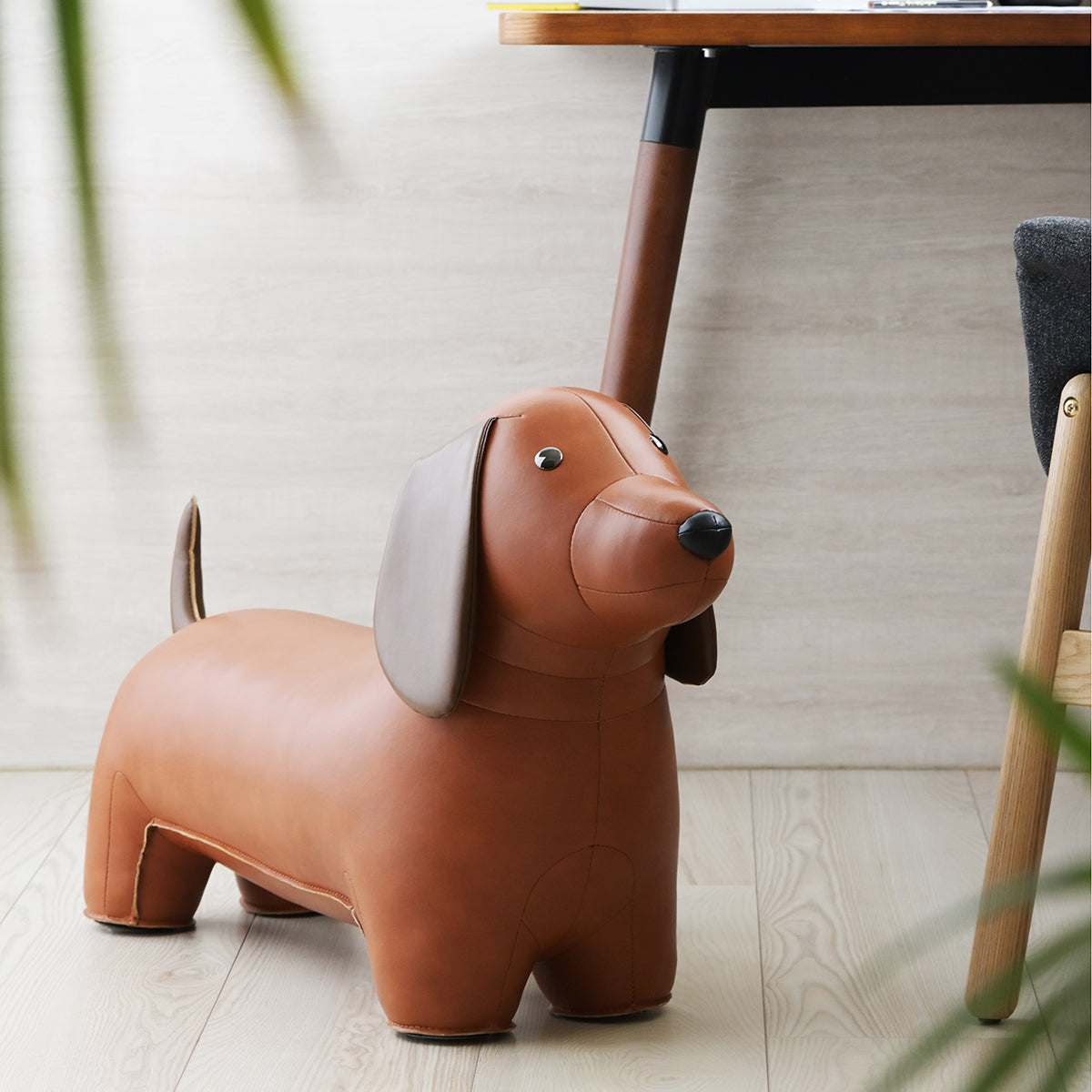 Zuny Stool Classic Dachshund Tan